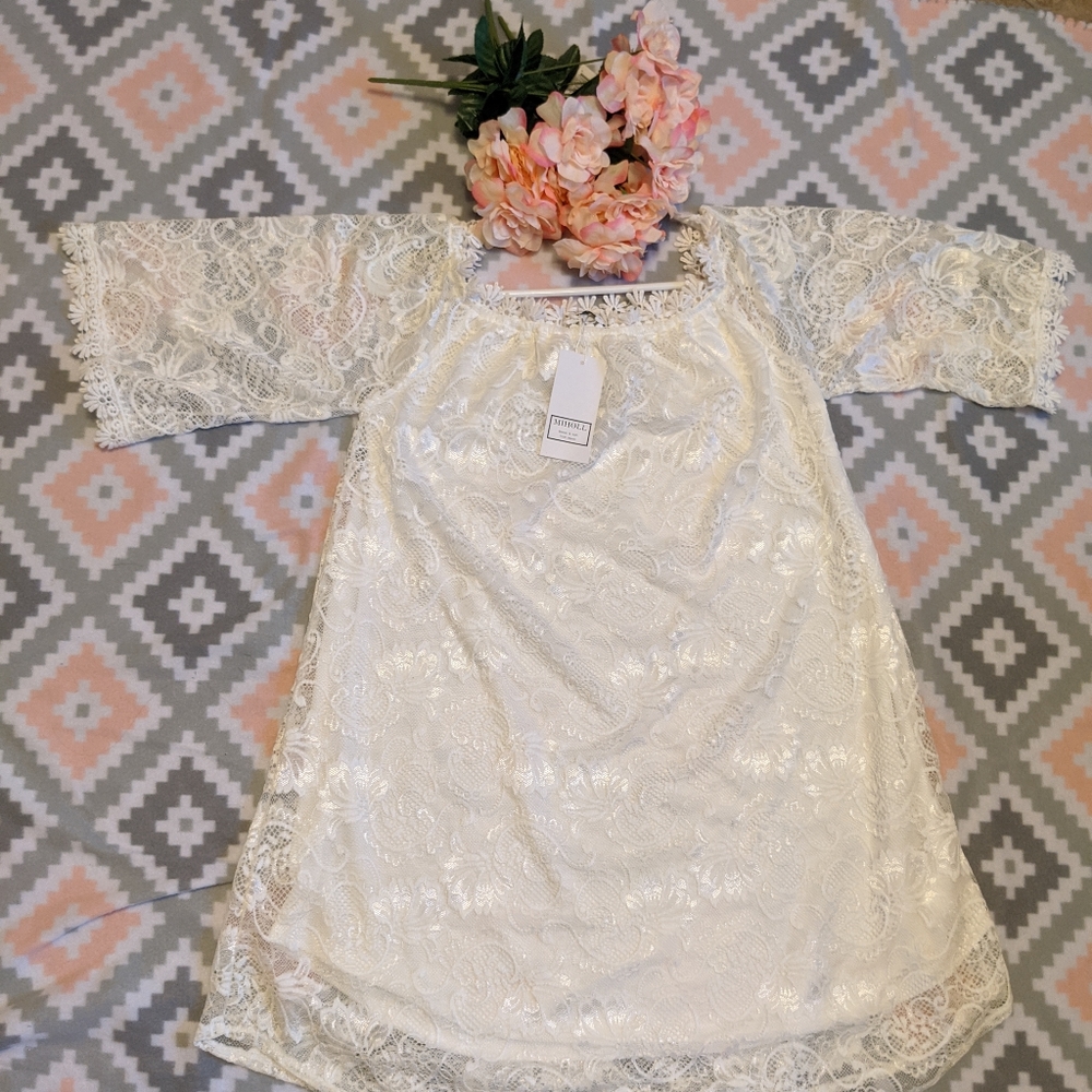 White lace flower detailed dress